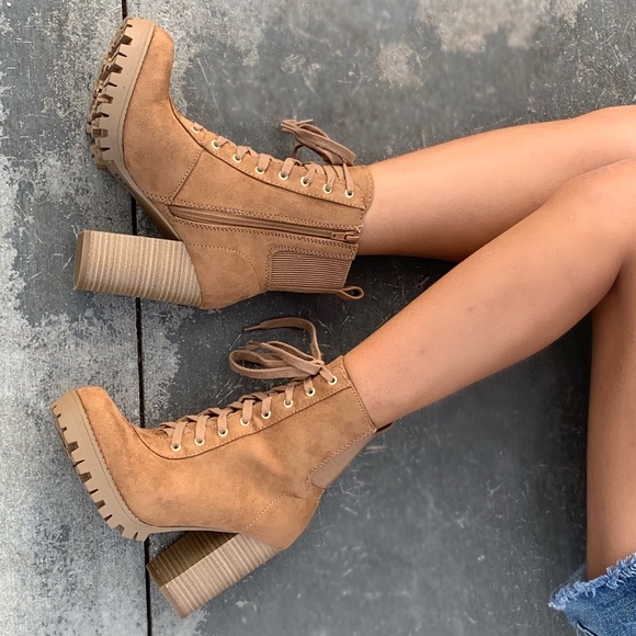 Shoes - Size 9 Tan Faux Suede Lace Up Stacked Block Heel